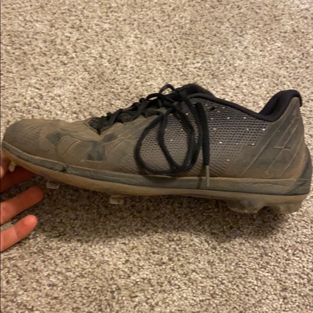 Men’s under armour baseball cleats size 11 black